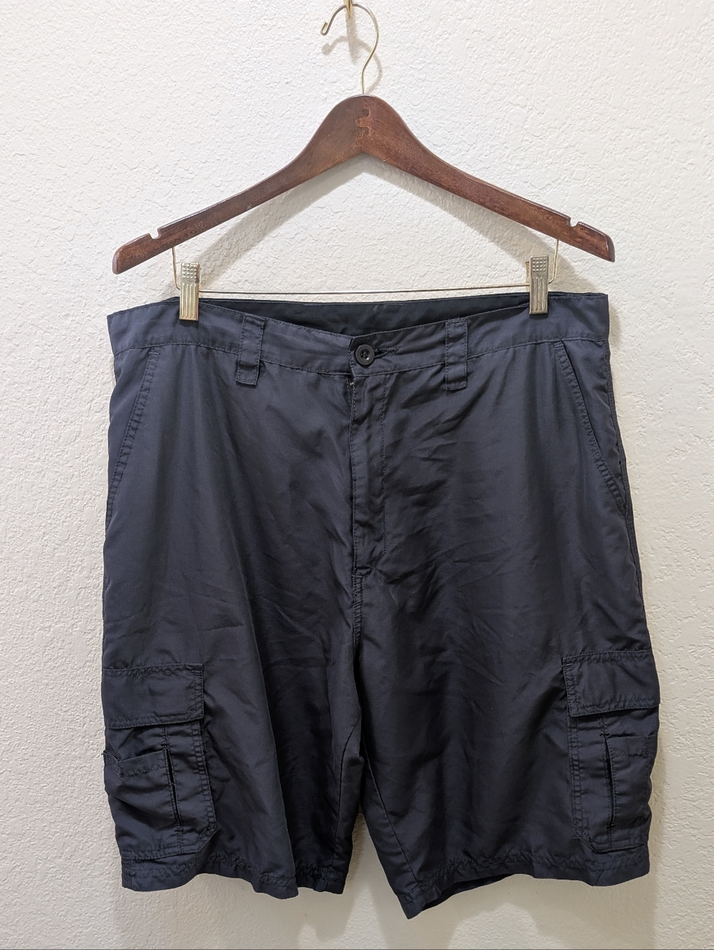 Charcoal Grey Burnside Light Weight Cargo Shorts. Size 36
